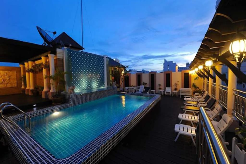 Whitehouse Condotel - photo 12