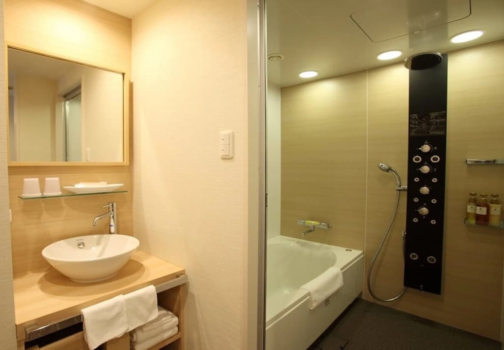 Keihan Kyobashi Grande Hotel - photo 10