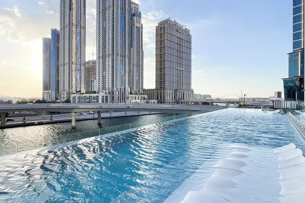 SIMPLY COMFORT Missoni Top Floor with Sea, Canal and Burj Khalifa Views - photo 1