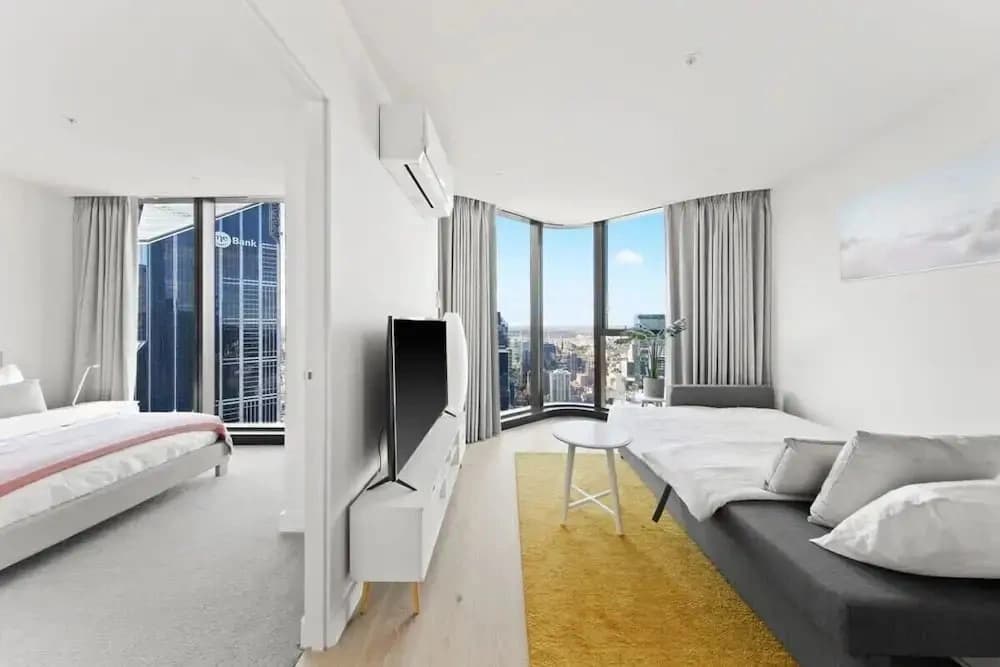 A 3BR Apt Next to Melbourne Central, Free Parking - photo 5