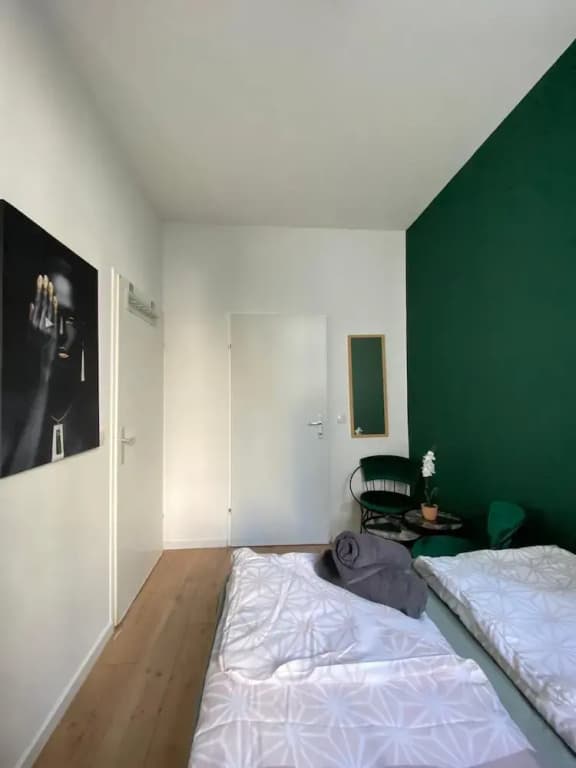 Spacious 8BR Apt with Terrace 16P - photo 12