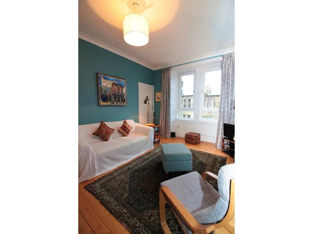 Bright, Spacious Flat For 2 in Edinburgh - photo 3