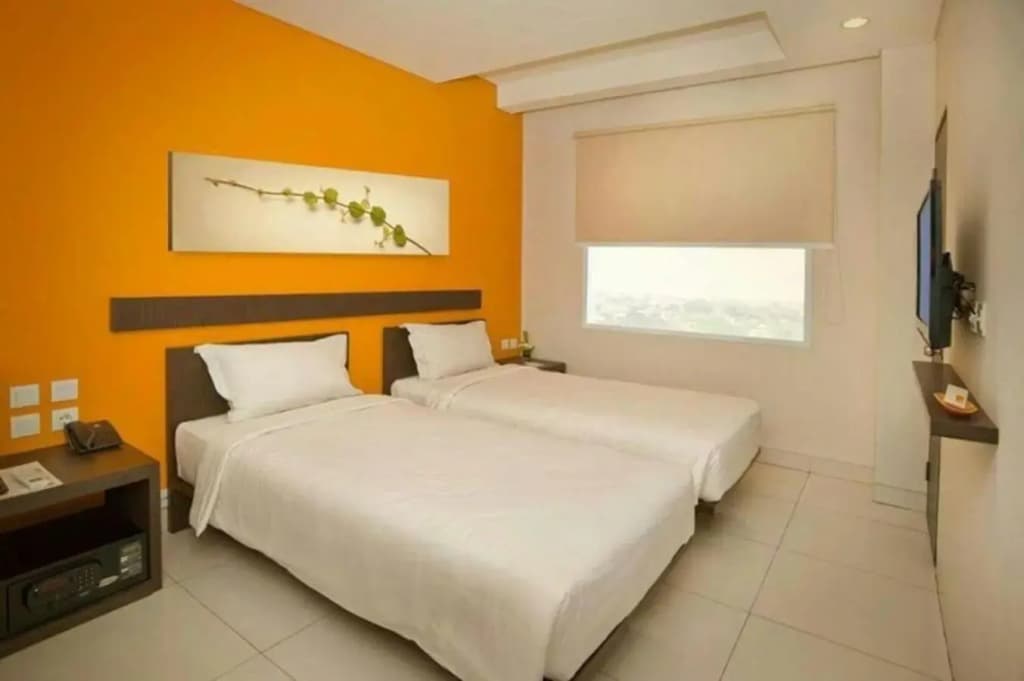 V Hotel Tebet - photo 18