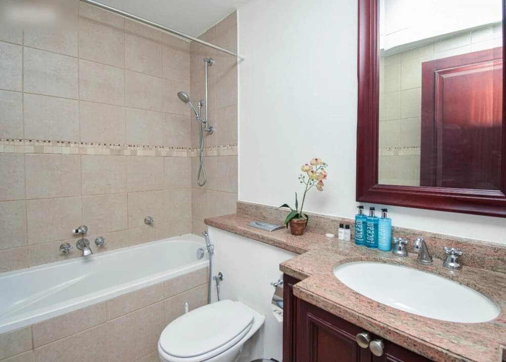 Dashing 2B Apt in Old Downtown - photo 9