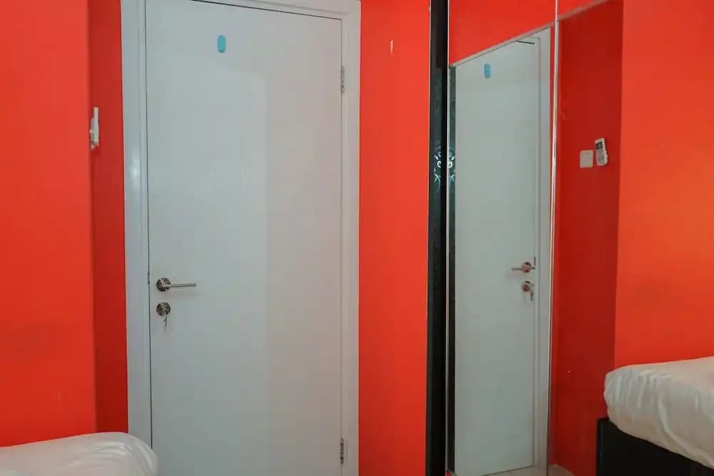 Comfy and Clean 2BR Green Pramuka Apartment - photo 5