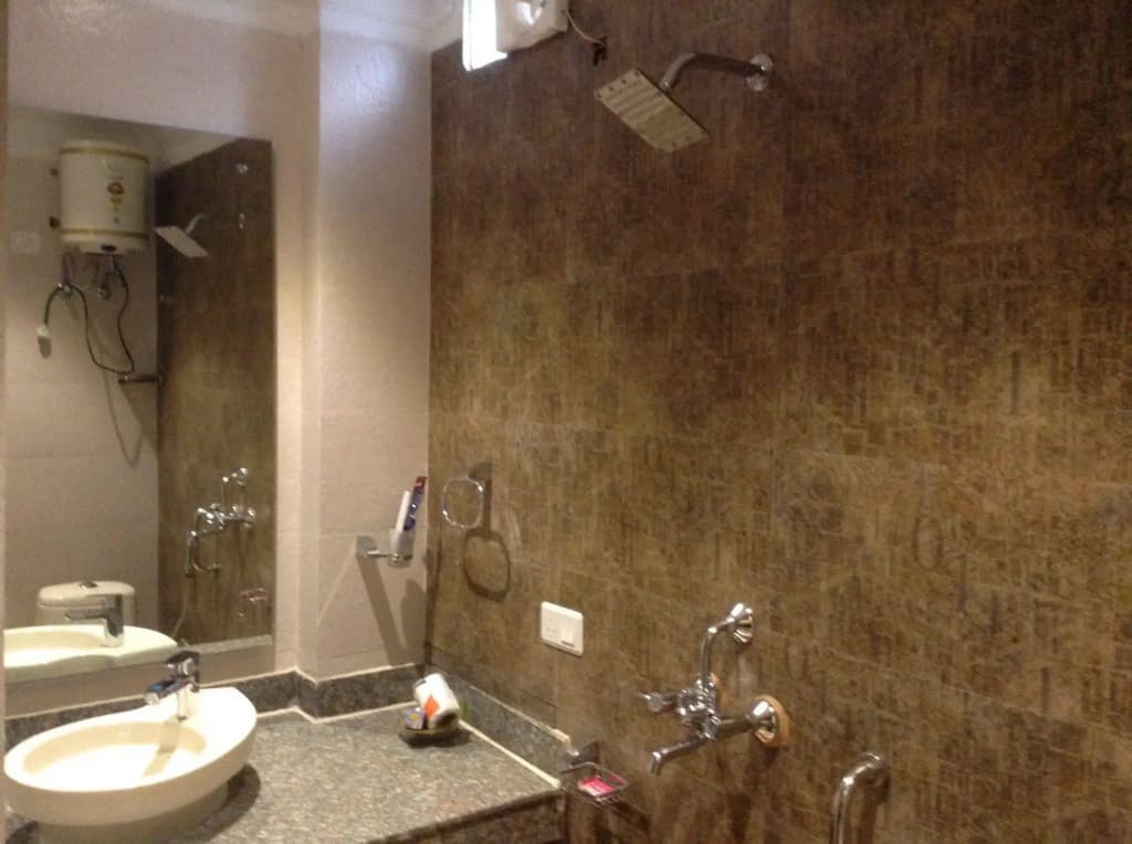 Hotel Metro Tower - photo 8