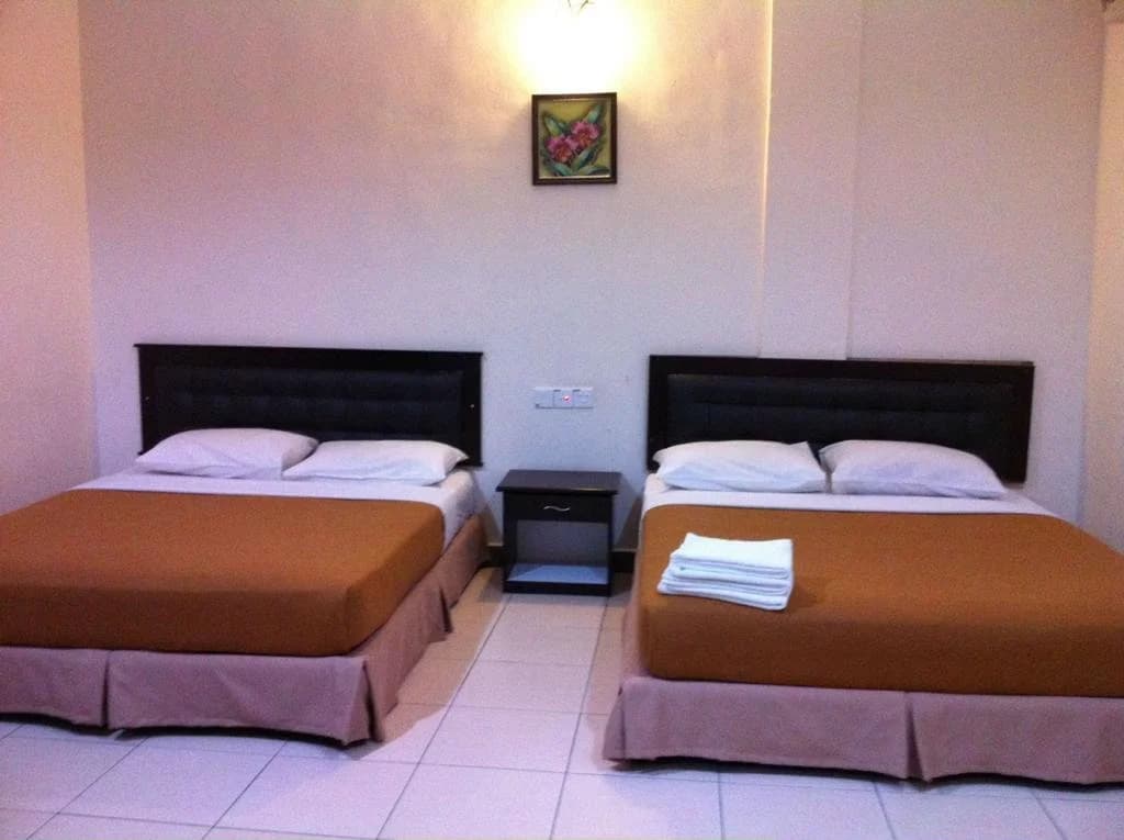 Hotel Putra Iskandar - photo 2