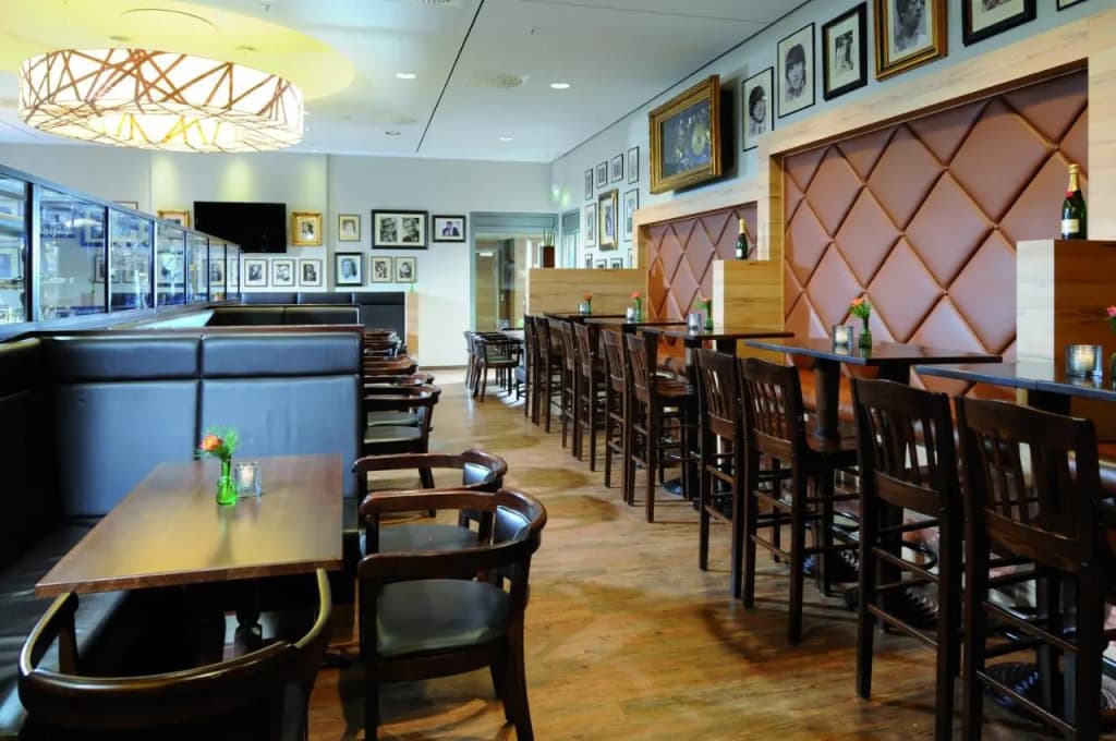 H4 Hotel Berlin Alexanderplatz - photo 33