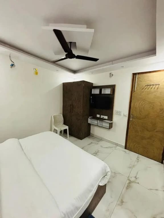 Lotustar Hotel - photo 7
