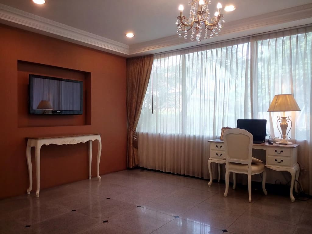 Romance Hotel Srinakarin - photo 7