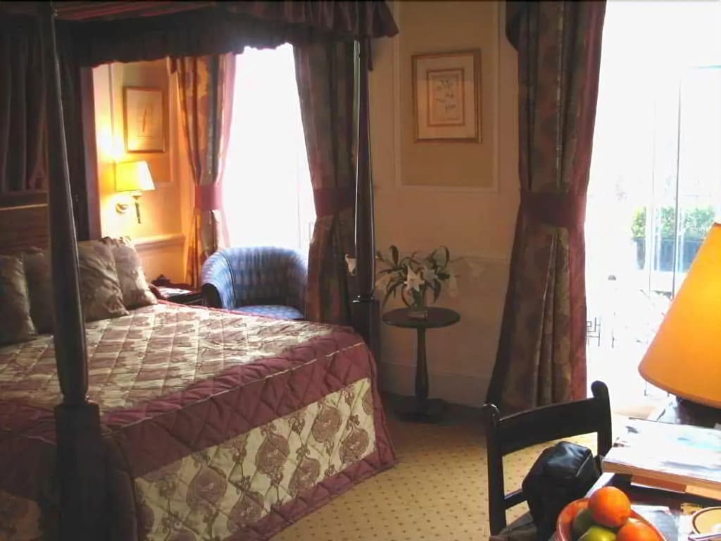 Grange Blooms Hotel - photo 5