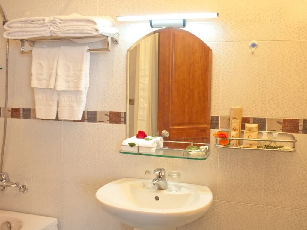 Nhat Thanh Hotel - photo 7