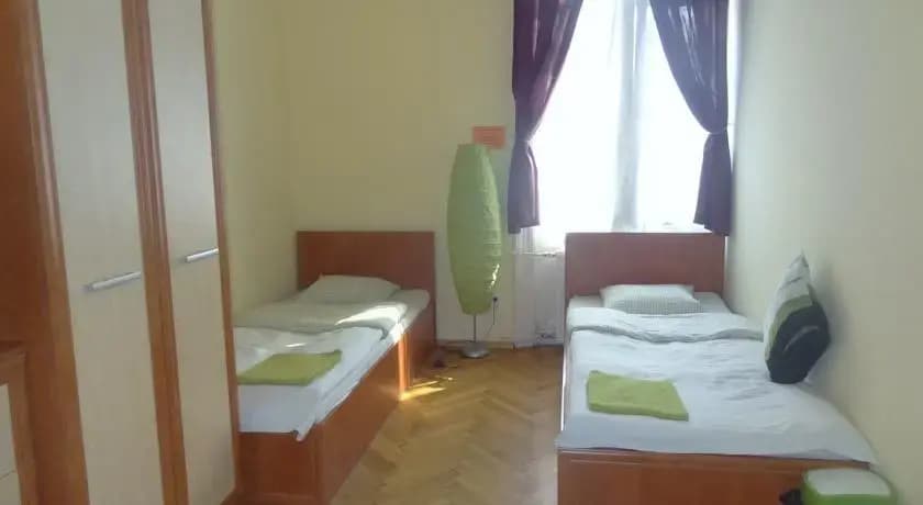 Kates Guesthouse - photo 3