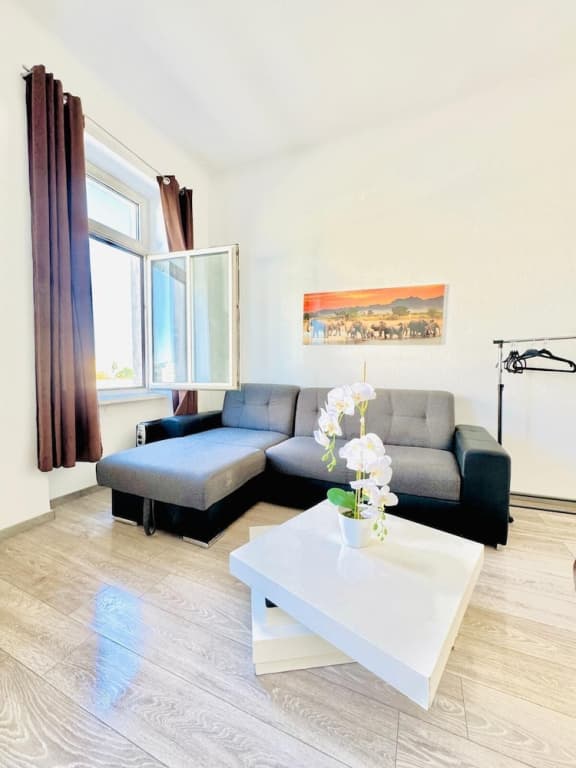 Cozy Studio Apartment Near FAC Platz - photo 4