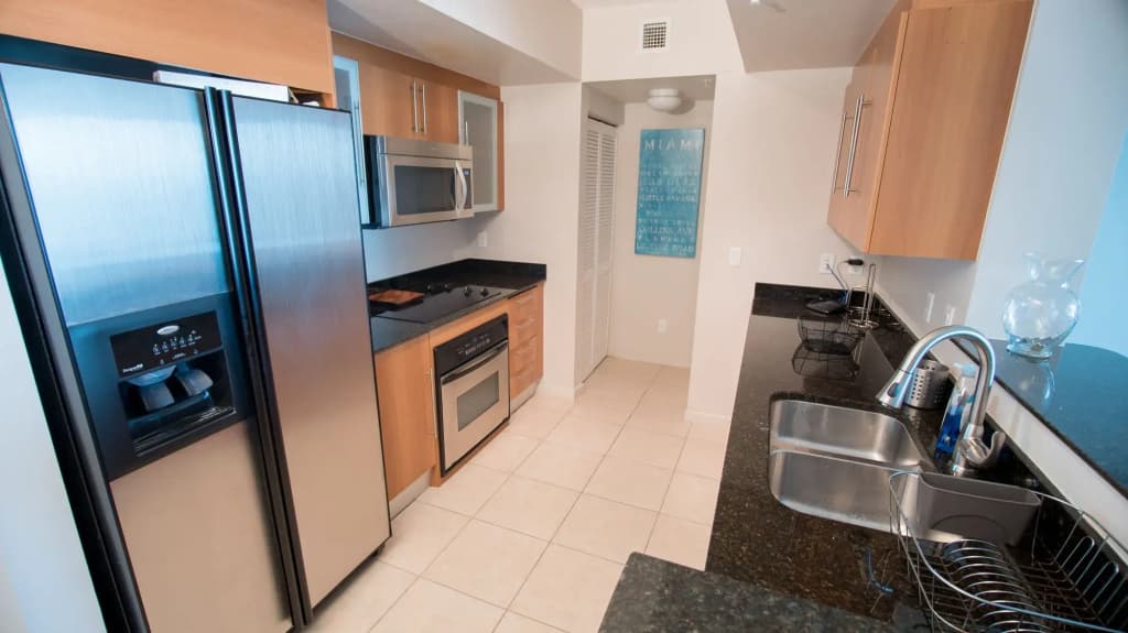 Bayfront Suites by YouRent - photo 21