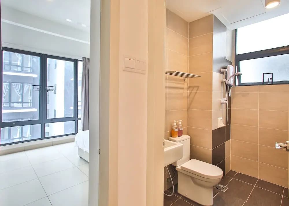 OwnAStay Midhill by Symphony Suite - photo 25