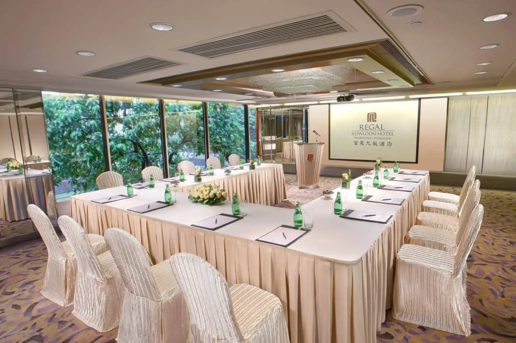 Regal Kowloon Hotel - photo 21