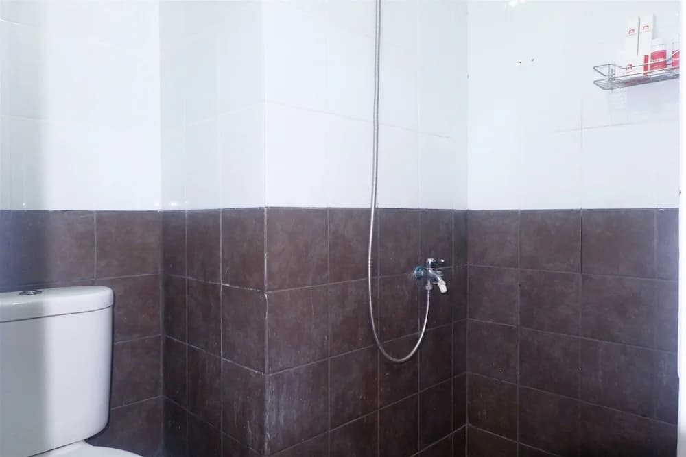 Best Price Green Pramuka Apartment - photo 9