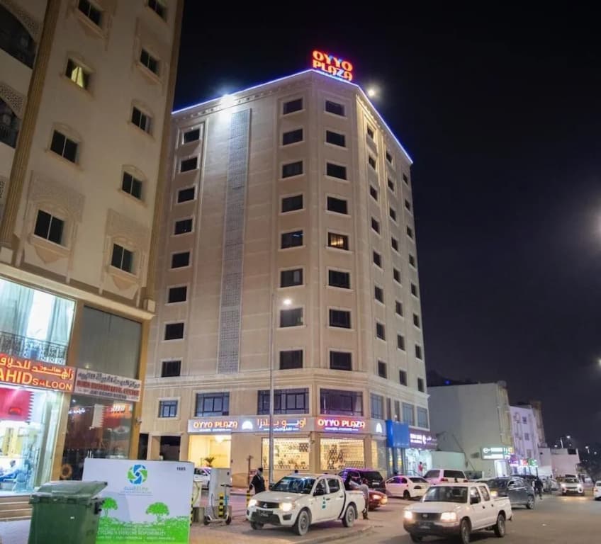 Oyyo Plaza Hotel - main photo