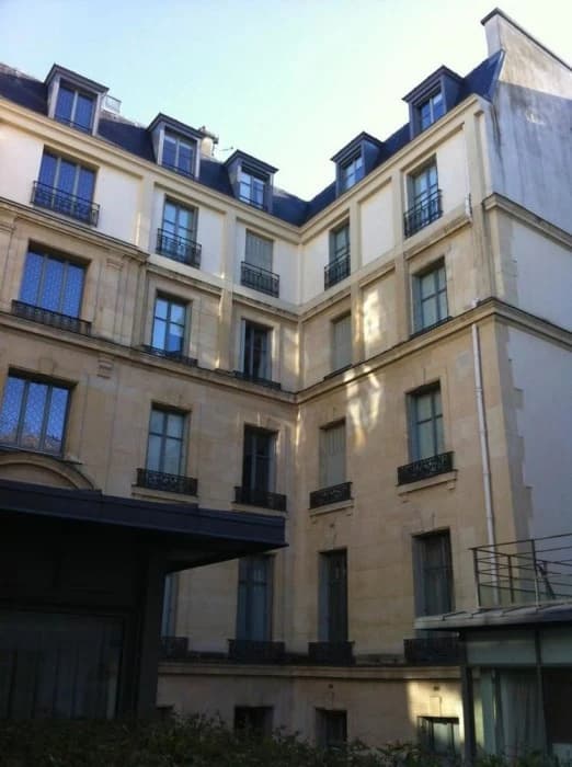 Bridgestreet Deluxe Residence Apartments - photo 1