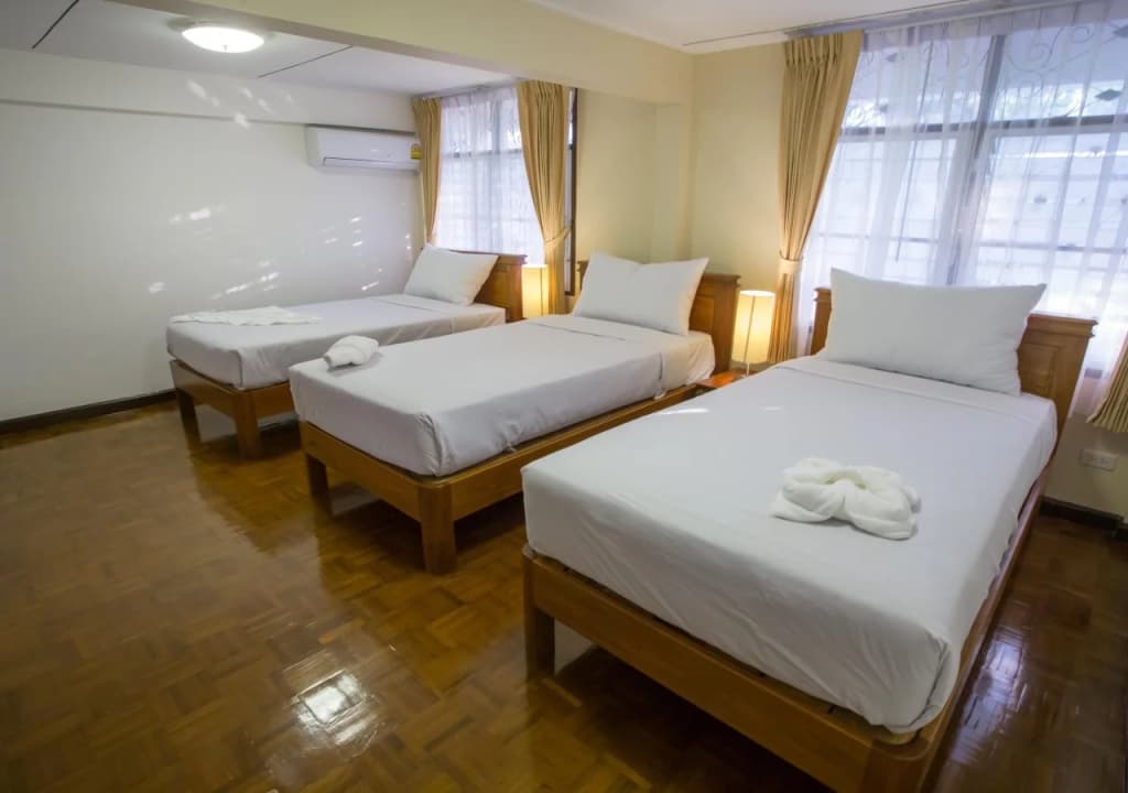 Hotel Bangkokian - photo 3