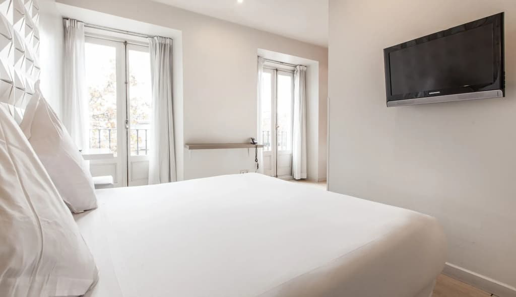 Hotel Chic And Basic - photo 7