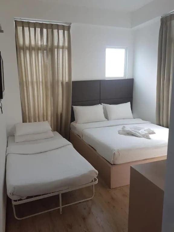 Express Inn - photo 8