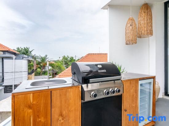 Villa Ozkar - Elegant 3 Bedroom Villa with Pool & Sunset Terrace - photo 47