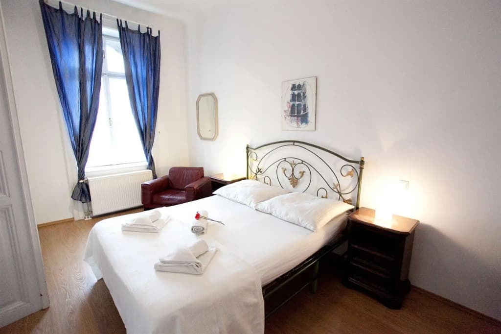 Oktogon Apartment - photo 3