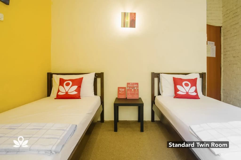 The Explorers Guesthouse and Hostel - photo 4