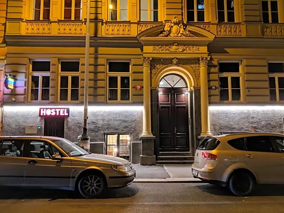 Clown and Bard Hostel - main photo