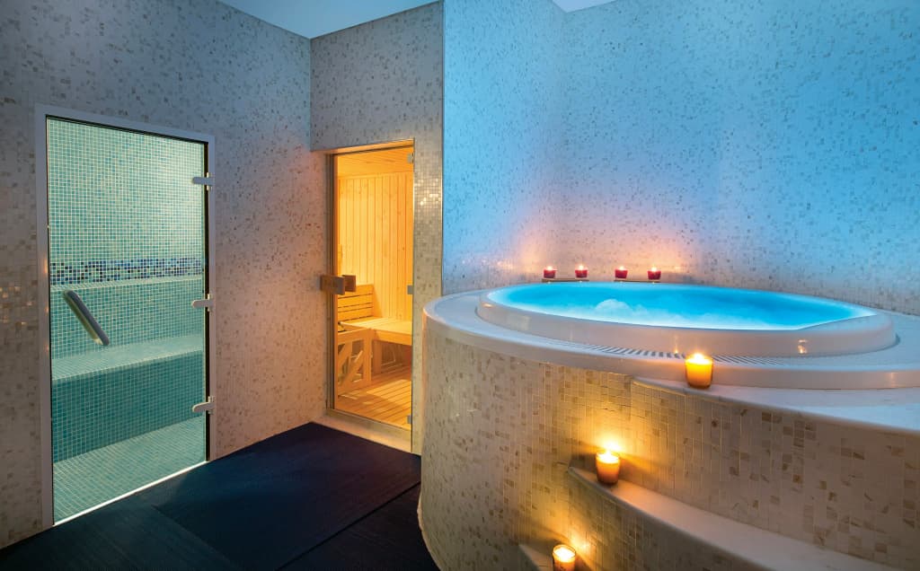 DoubleTree by Hilton Hotel Doha Old Town - photo 21