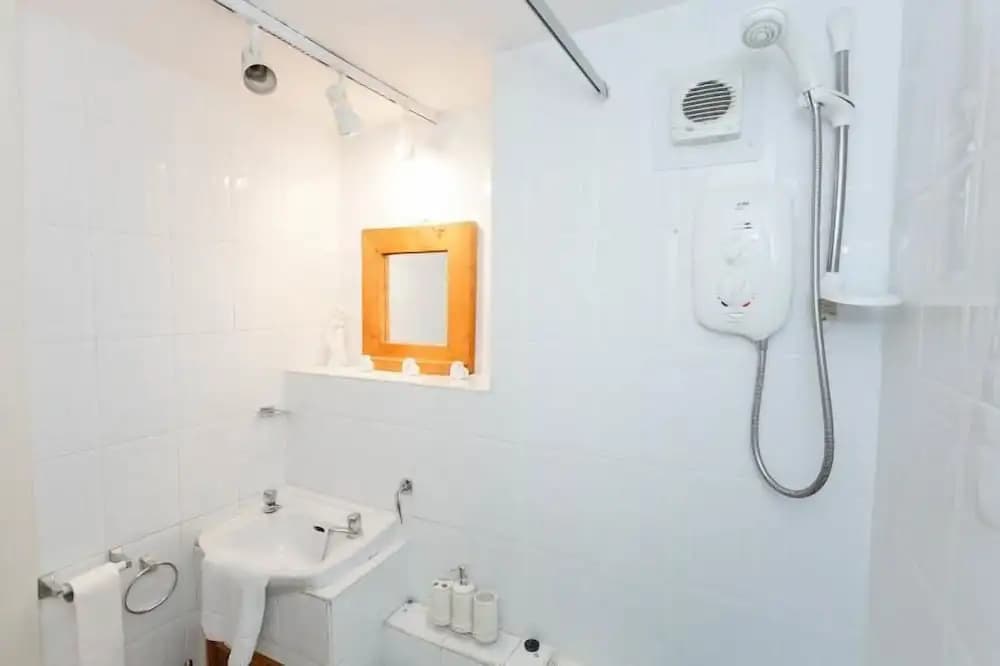 Tony Asga - Sakina Apartment - photo 15