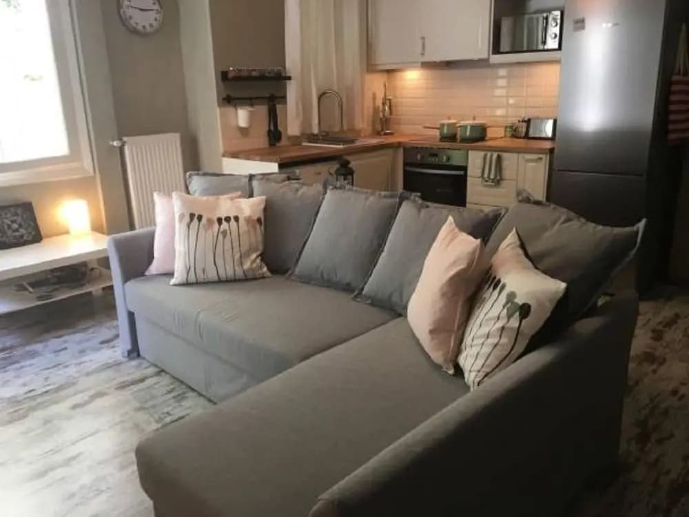 Cozy smart apt with courtyard in Koukaki - main photo