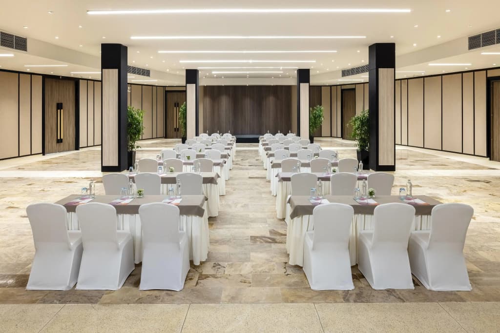 Melia Danang Beach Resort - photo 43