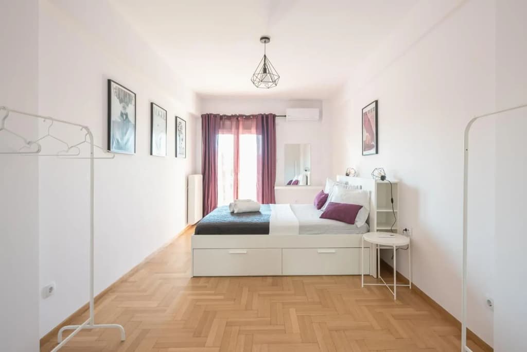 Superb Acropolis view 3bd apt in historical center - photo 24