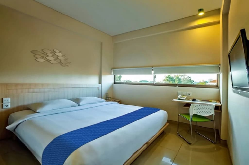 J Hotel Kuta - photo 4