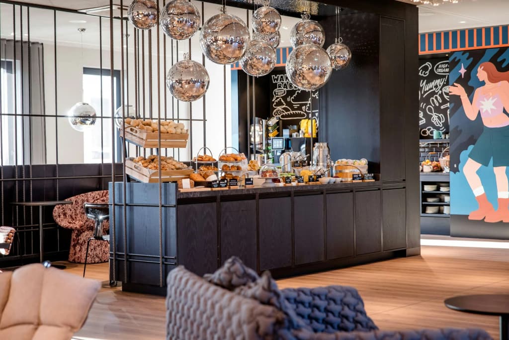 Motel One Berlin-Potsdamer Platz - photo 20