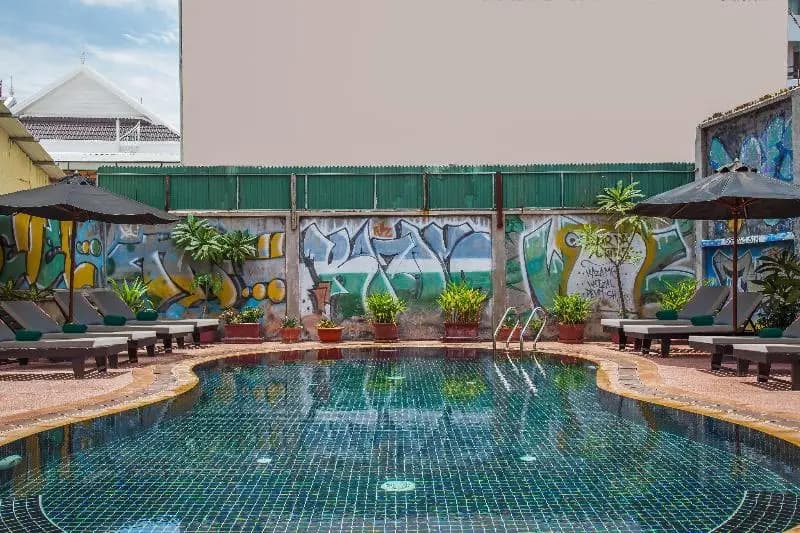 Side Walk Hotel - photo 4
