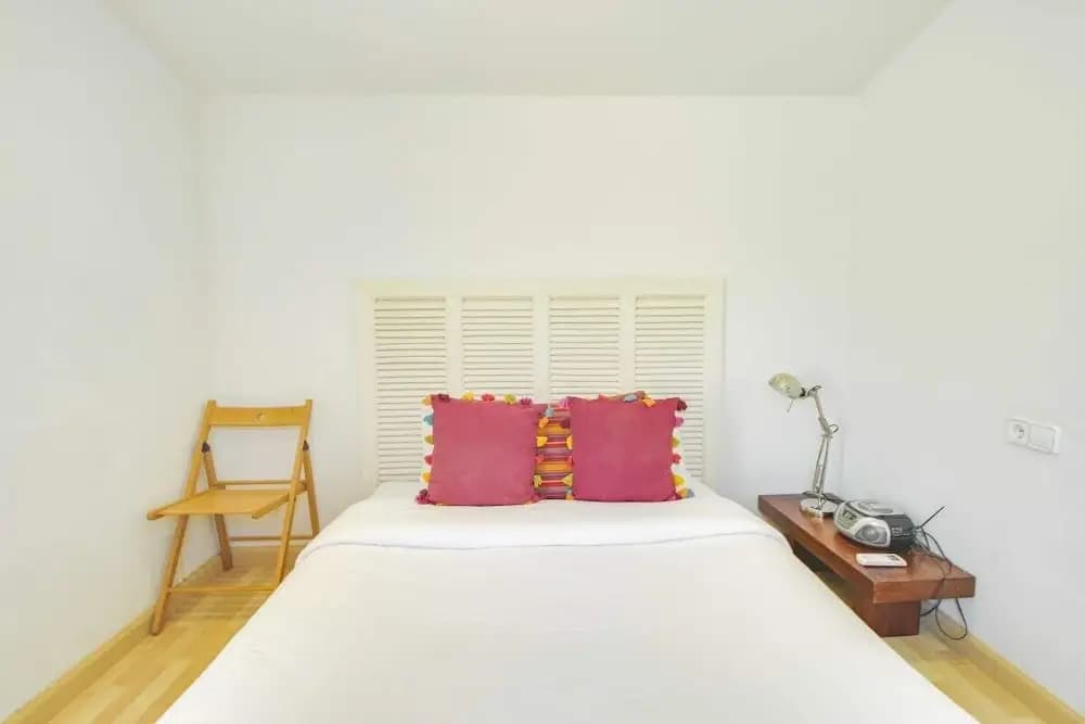 Fabulous 2 Bed with terrace close to Plaza España - photo 3