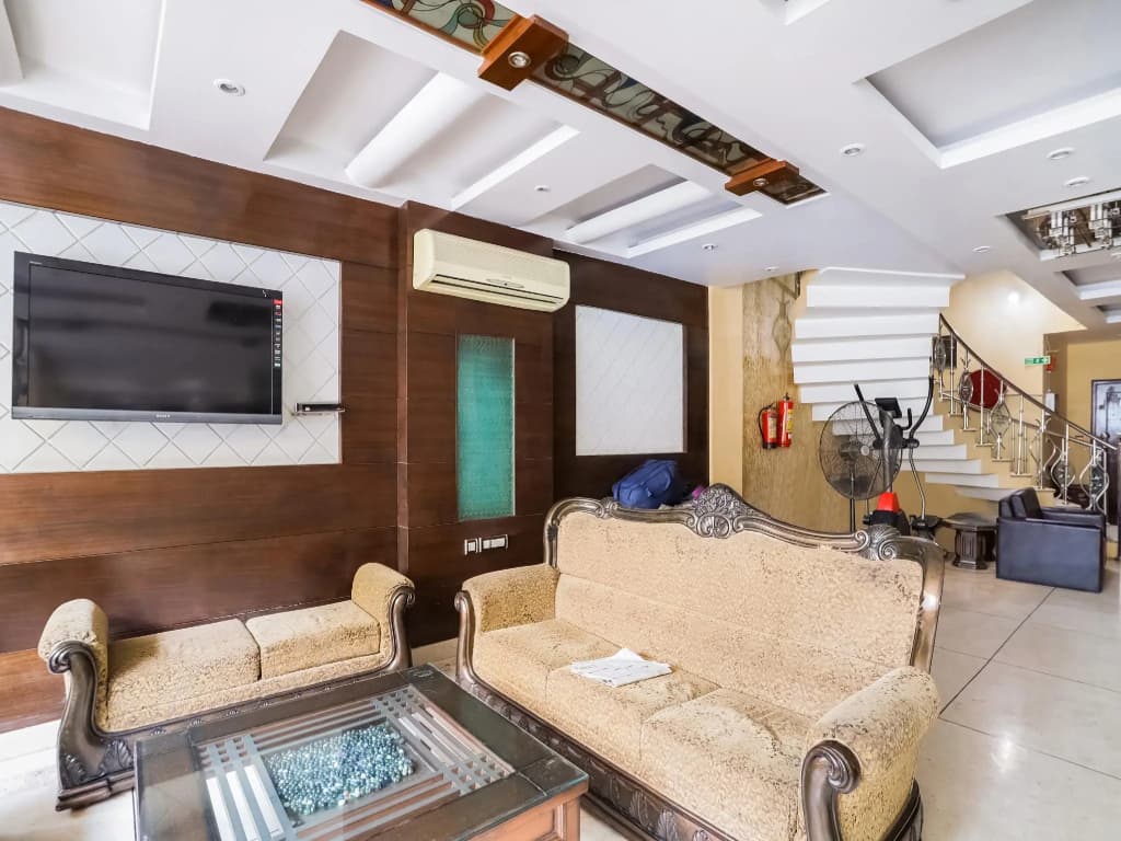 OYO 46221 Hotel Shiv Dev International - photo 5