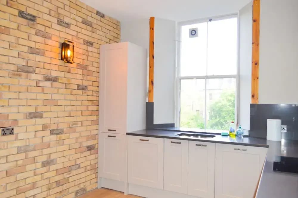 Spacious 3 Bedroom Flat in Marchmont - photo 29