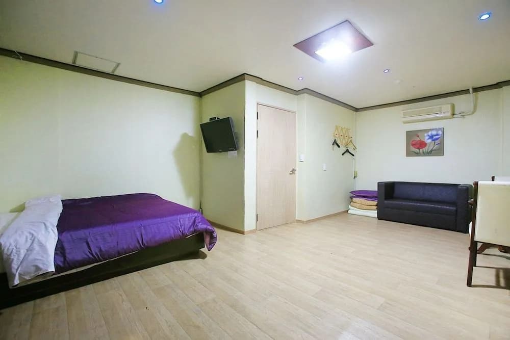 Bobos Motel - photo 13
