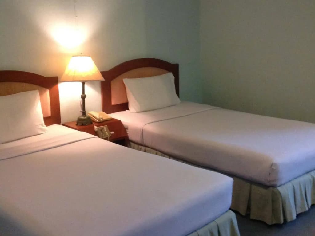 NightBazaar Inn Hotel - photo 5