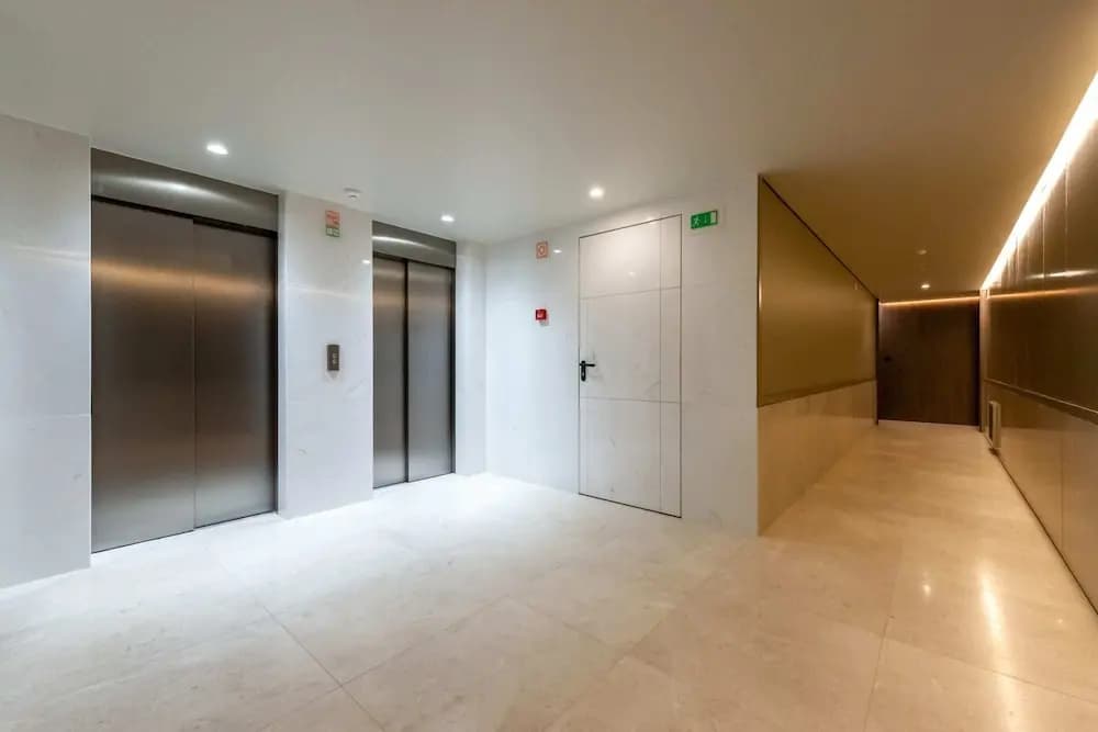 Mid-century Apartment Near Cais do Sodré - photo 9