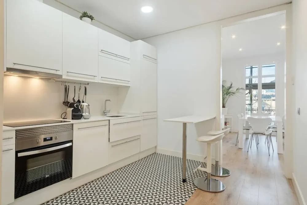 Stunning 2 Bedroom amd Bath Apartment in Eixample - photo 16