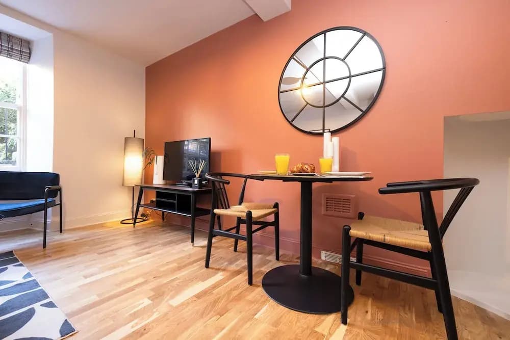 JOIVY Modern 1-bed flat in New Town - photo 9