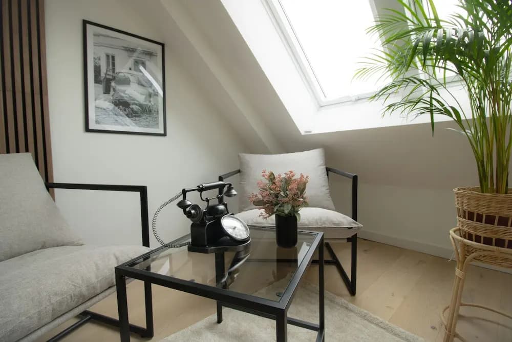 Stylish & Modern Apartment - photo 12