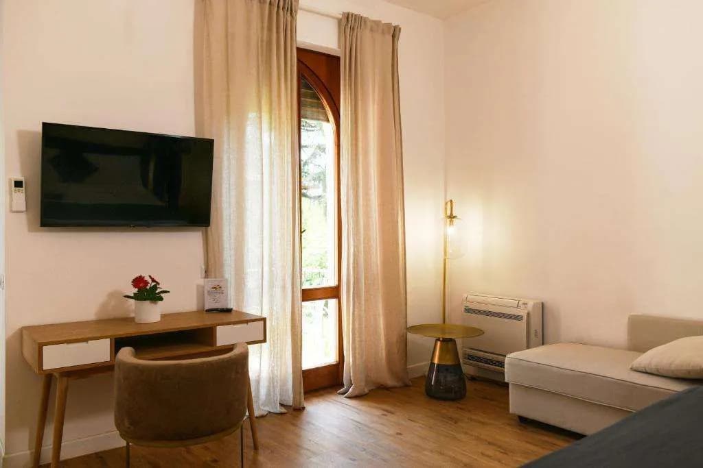 La Villa bed & breakfast - photo 2