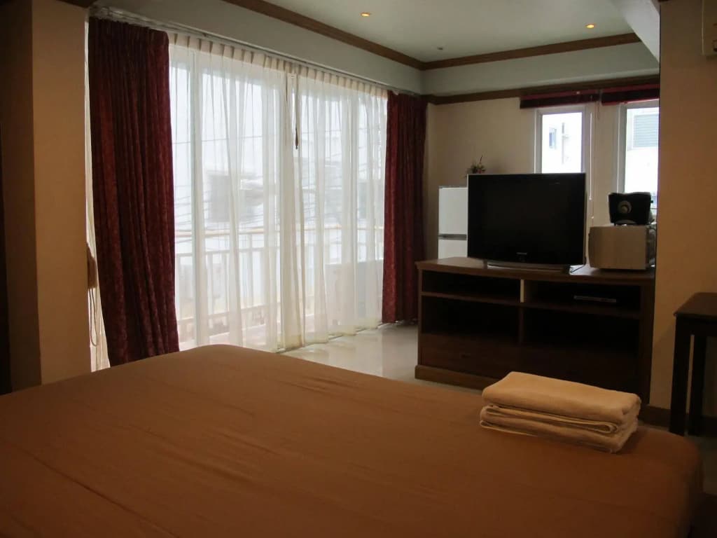 Rouge Service Apartments - photo 6